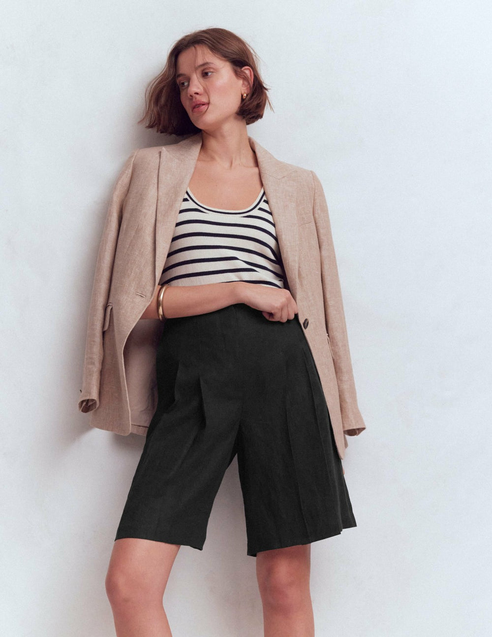 Highbury Pleated Linen Shorts-Black / Boden Online