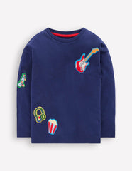 Long Sleeve Badge T-shirt-College Navy Activities / Boden Outlet