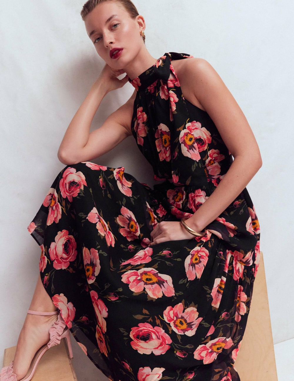 Roisin Tie Neck Maxi Dress-Black Whimsical Roses / Boden Online