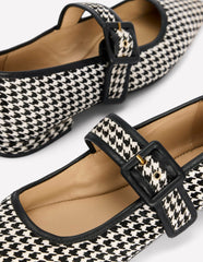 Vic Chisel Toe Mary Janes-White/Black / Boden Outlet