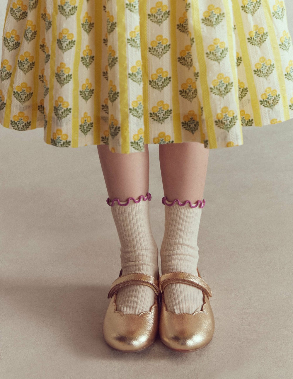 Scallop Mary Janes-Gold / Boden Online
