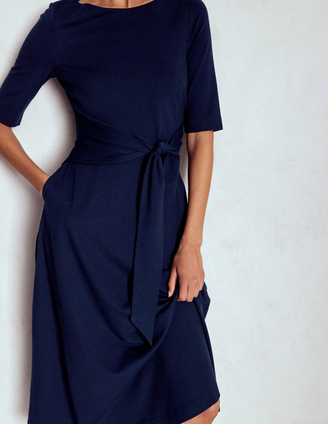 Mathilde Tie Waist Ponte Dress-Navy / Boden Online