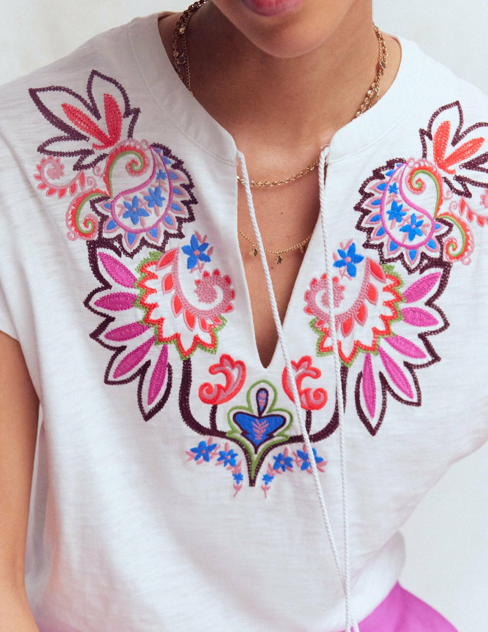 Nina Embroidered Notch T-shirt-White - Multi Embroidery / Boden us