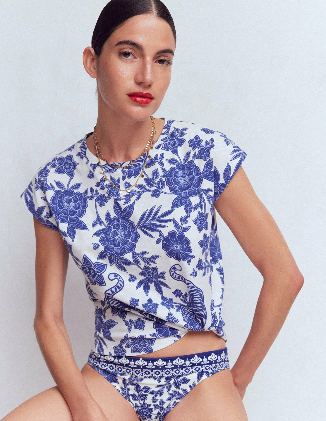 Louisa Slub T-Shirt-Blue Tigers Paradise Placement / Boden Online