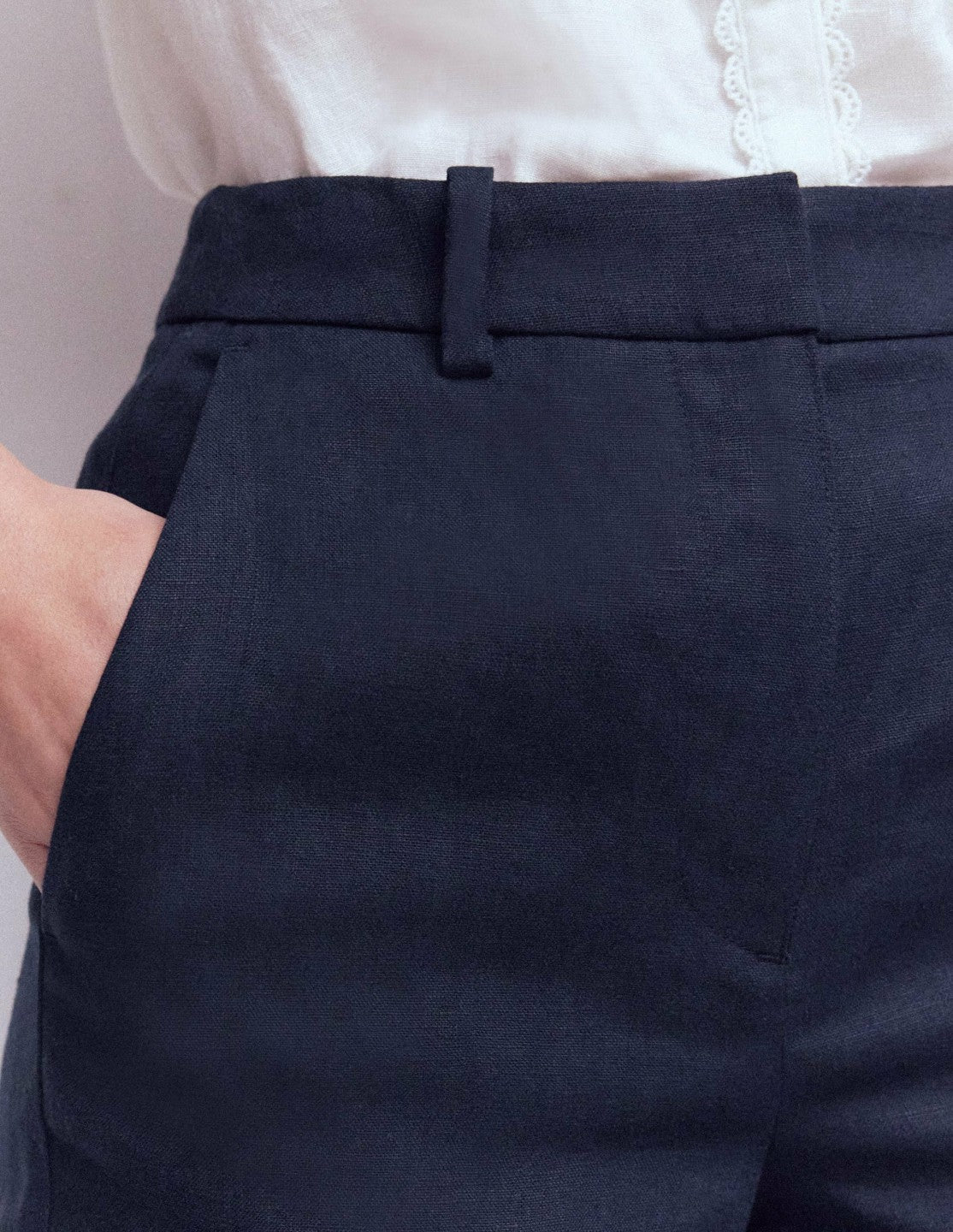 Belgravia Linen Shorts-Navy / Boden