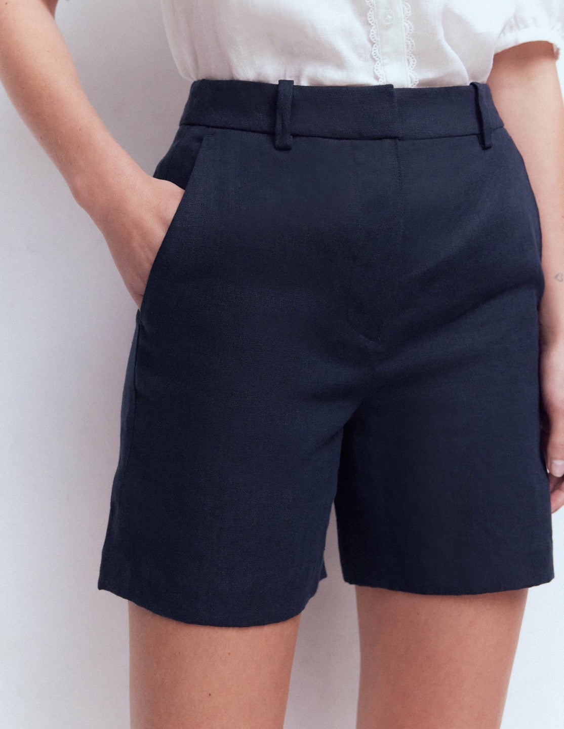Belgravia Linen Shorts-Navy / Boden