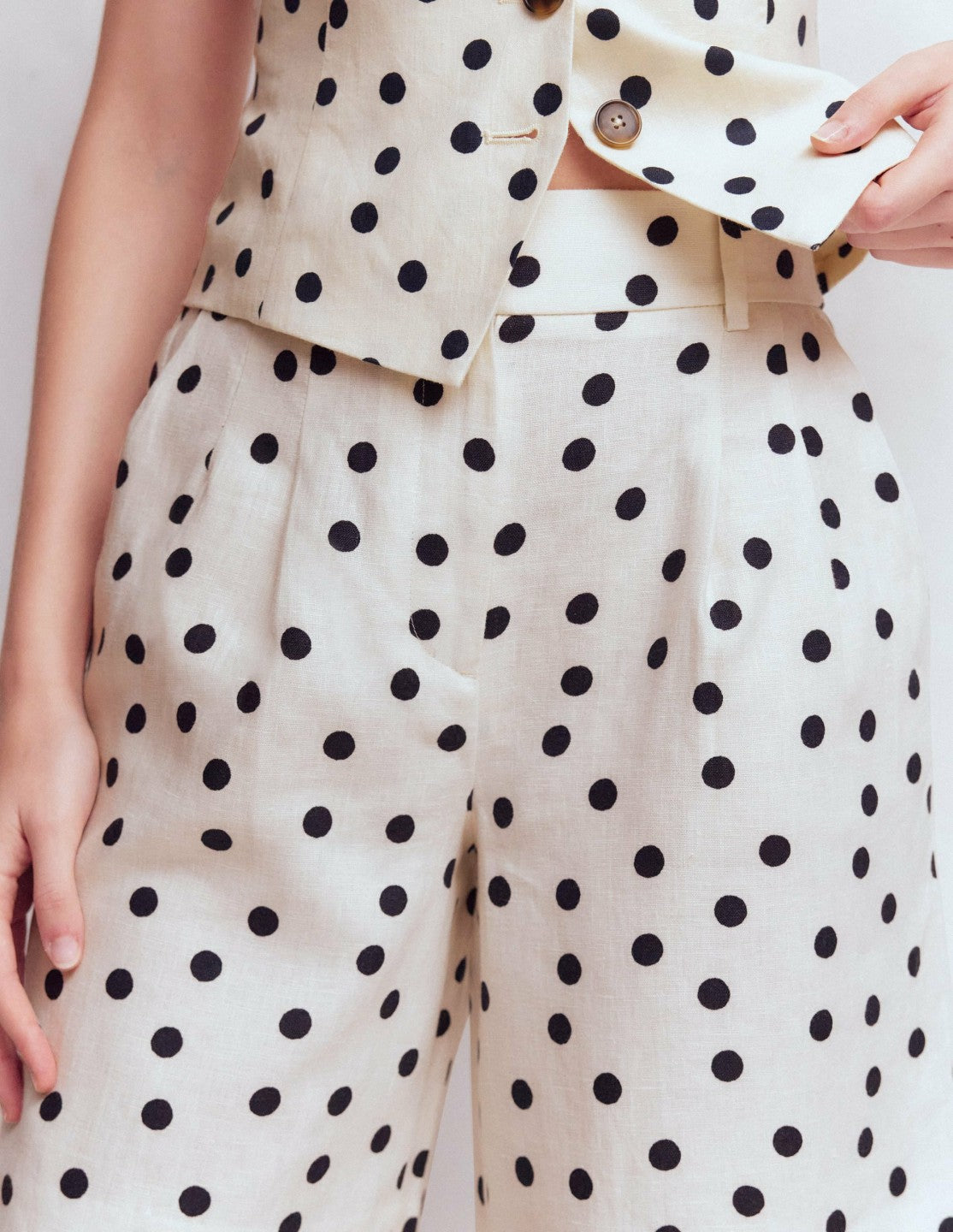 Kensington Linen Shorts-Ivory, Painted Dot / Boden Online
