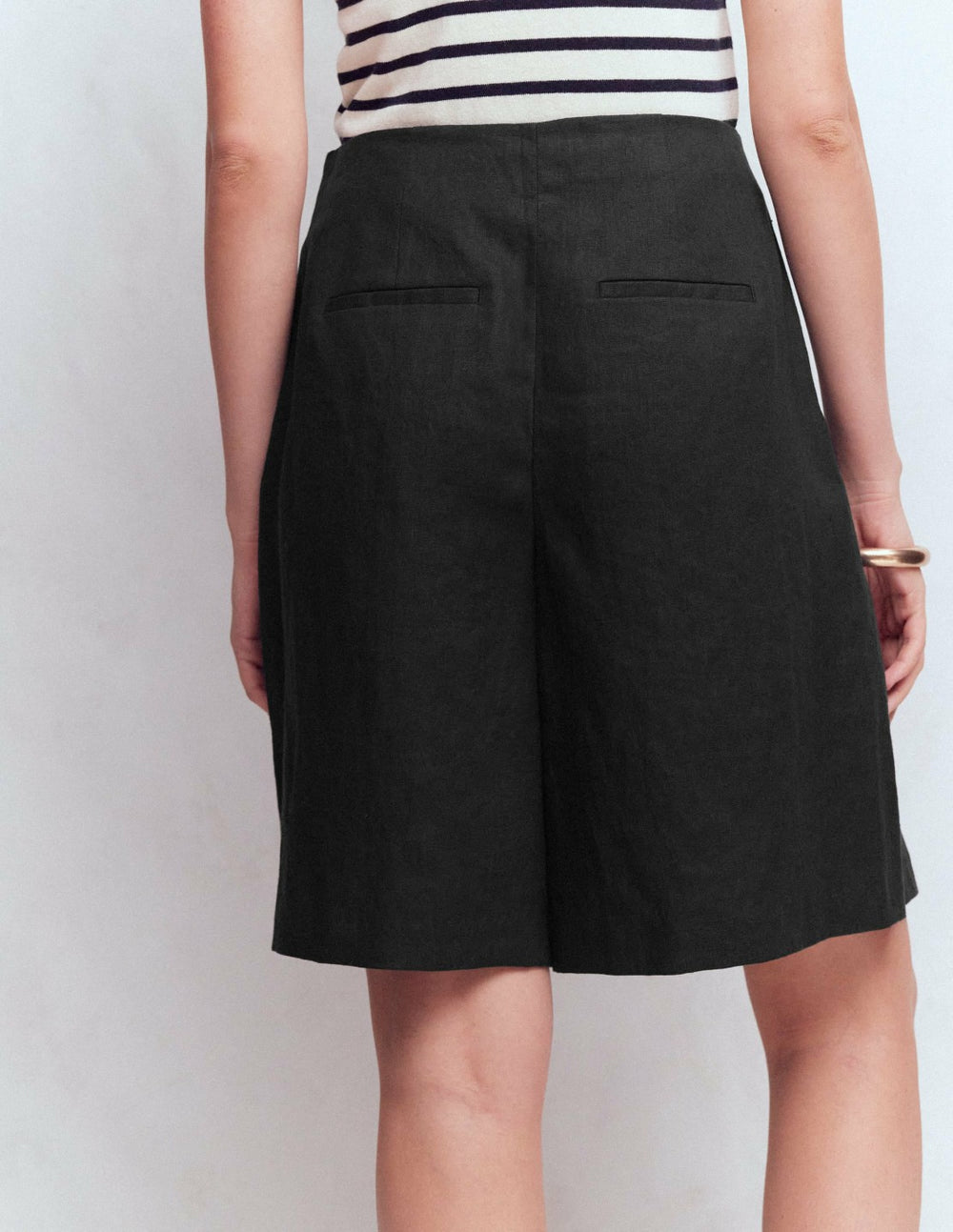 Highbury Pleated Linen Shorts-Black / Boden Online