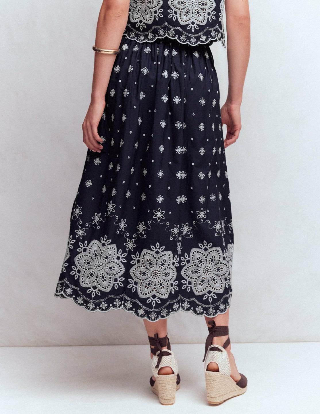 Verity Broderie Poplin Skirt-Navy / Boden Sale