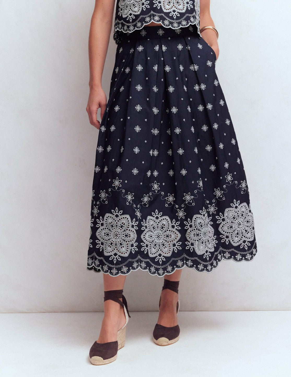 Verity Broderie Poplin Skirt-Navy / Boden Sale