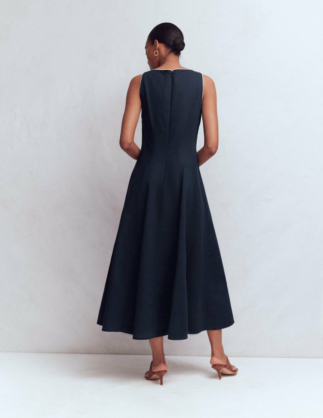 Annet Linen Blend Midi Dress-Navy / Boden Outlet