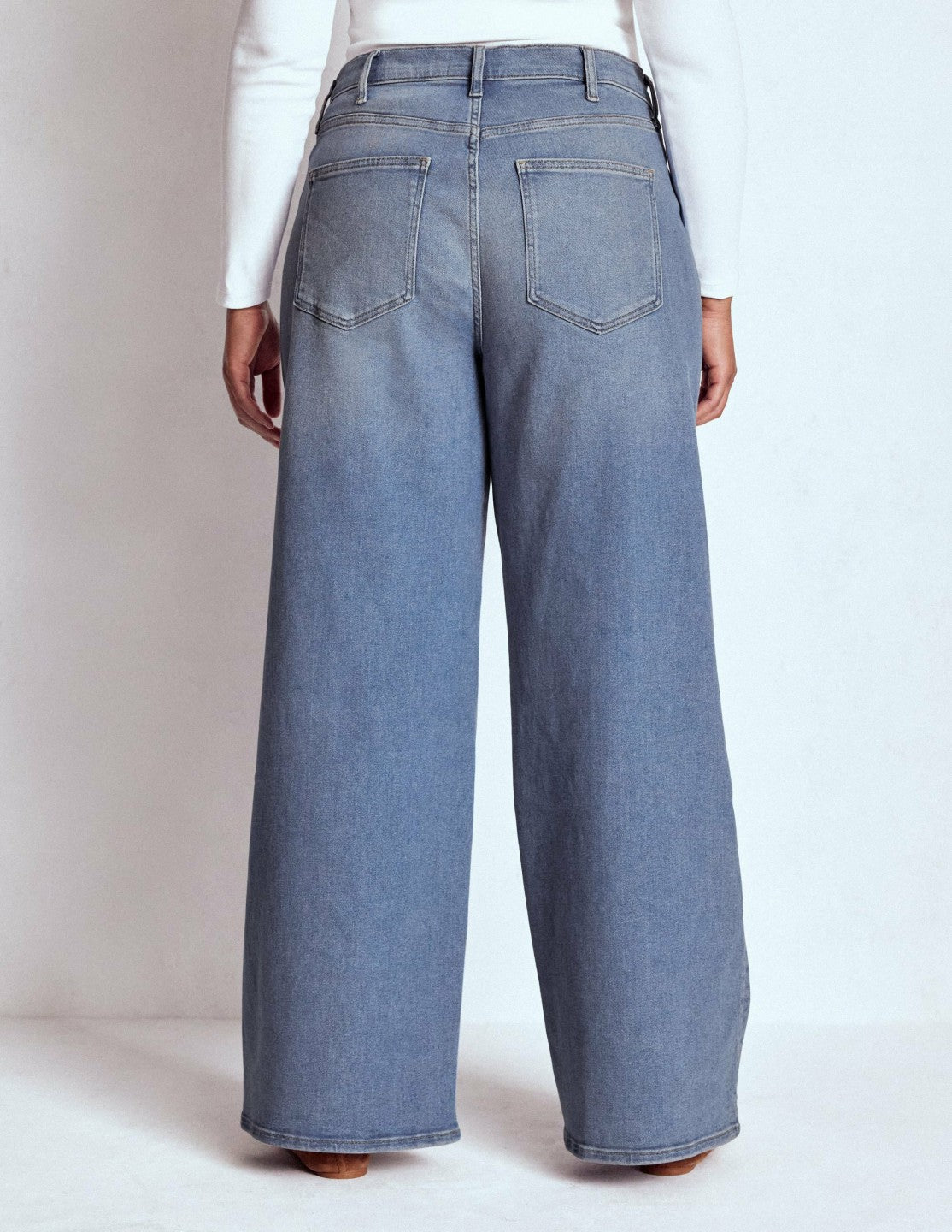 High Rise Wide Leg Jeans-Light Vintage / Boden Sale
