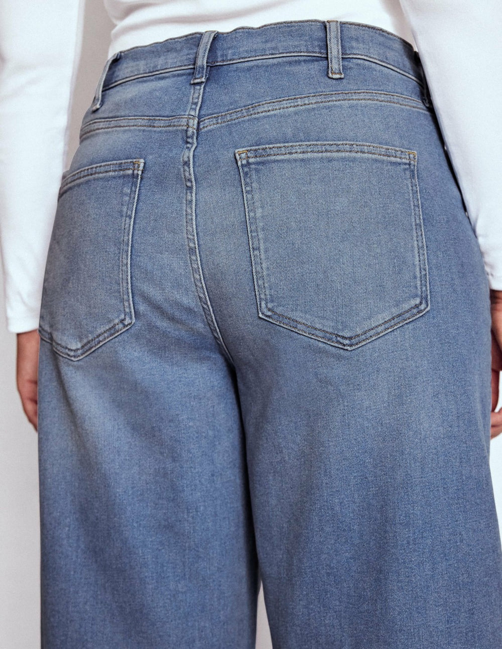 High Rise Wide Leg Jeans-Light Vintage / Boden Sale