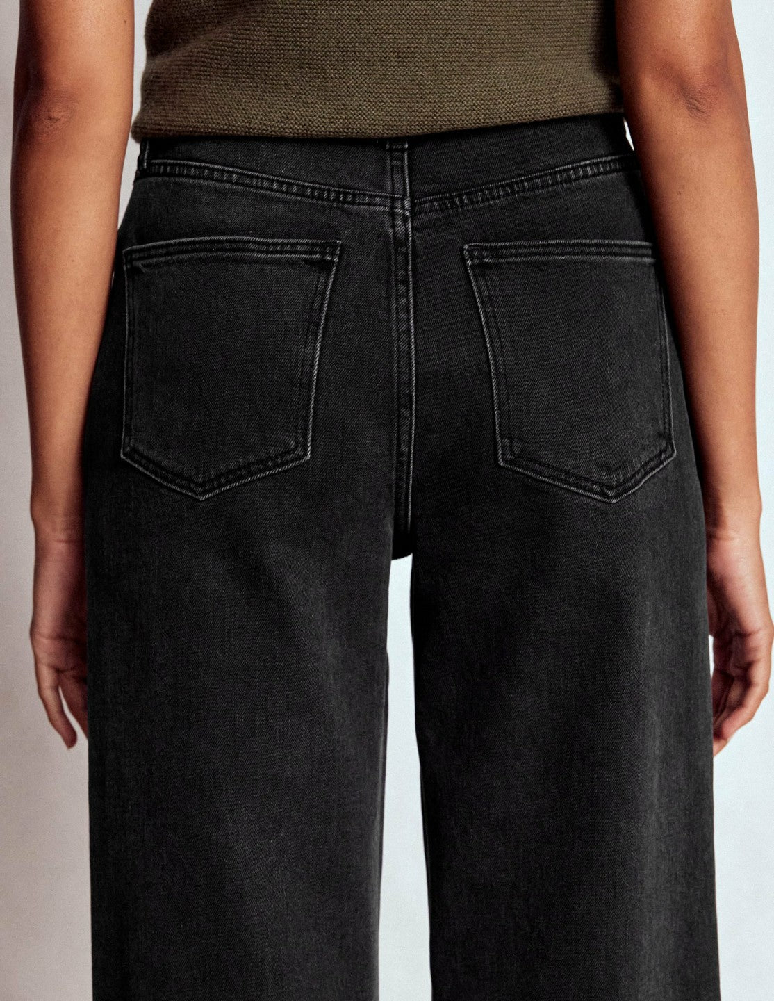 Mid Rise Straight Leg Jeans-Washed Black / Boden Discount
