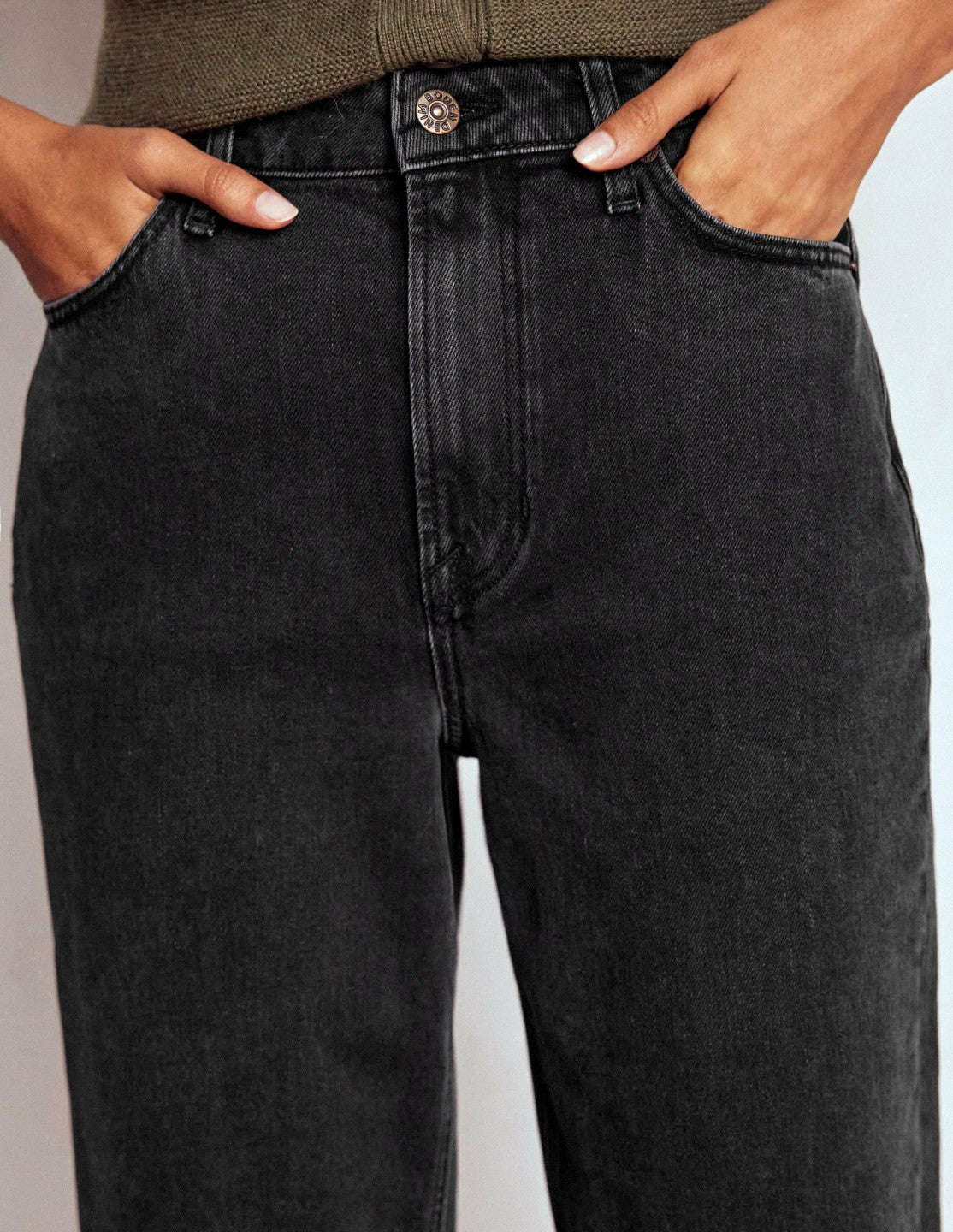 Mid Rise Straight Leg Jeans-Washed Black / Boden Discount