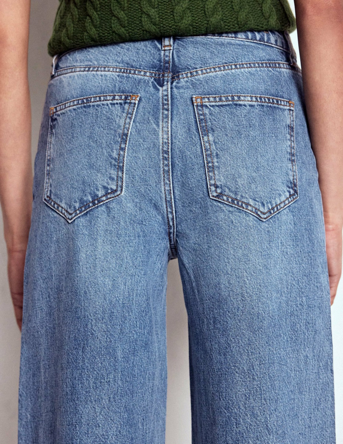 Relaxed Wide Leg Jeans-Mid Vintage / Boden