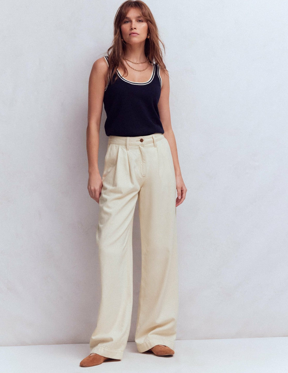Pleated Wide Leg Jeans-Ecru / Boden Online