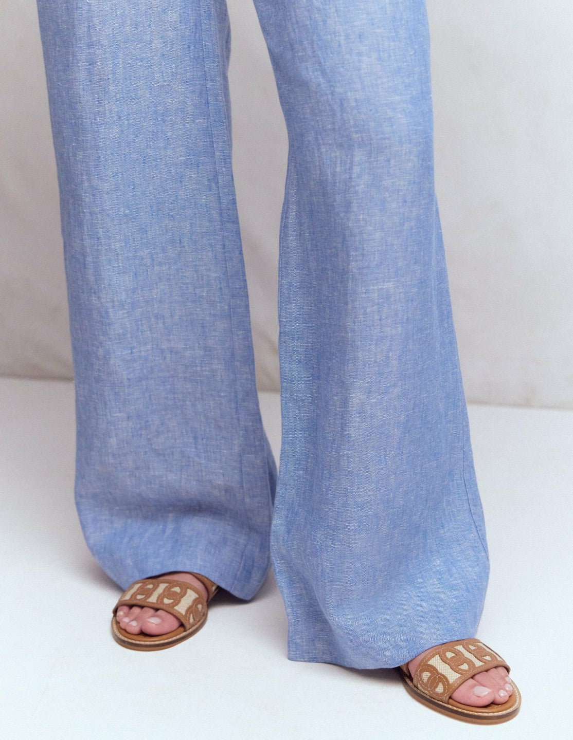 Interlocked Flat Sandal-Tan / Boden