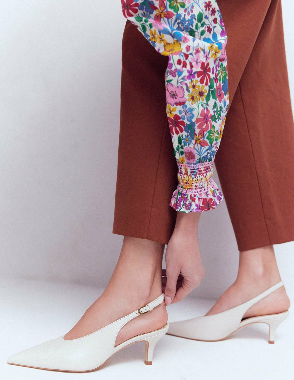 High Cut Slingback Court-Ecru / Boden