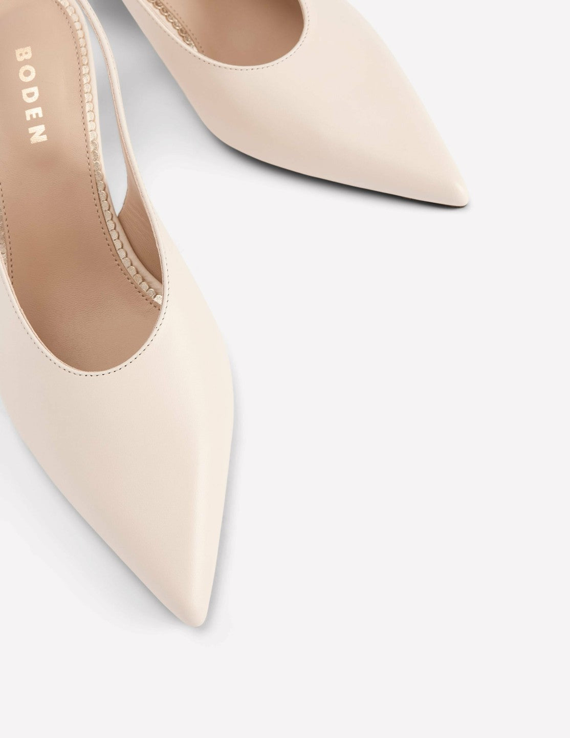 High Cut Slingback Court-Ecru / Boden