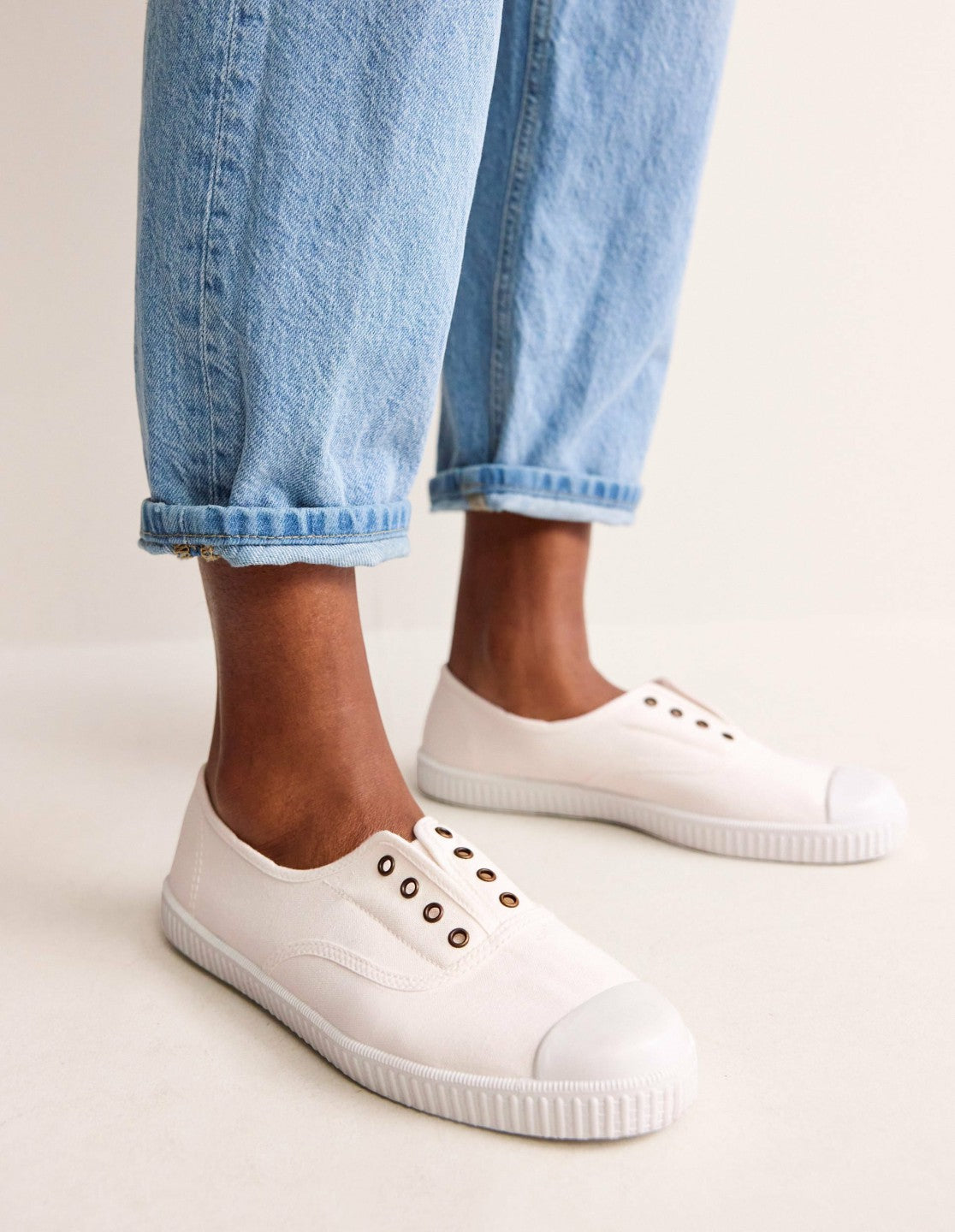Laceless Canvas Plimsoll-Ivory / Boden Online