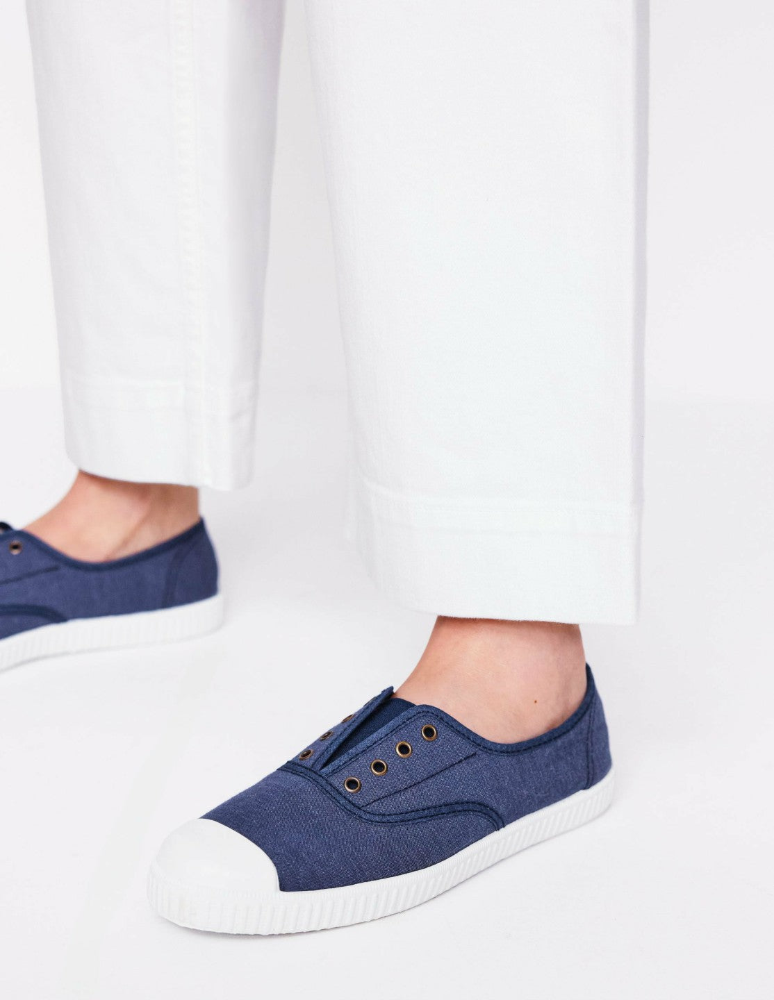 Laceless Canvas Plimsoll-Navy / Boden On sale
