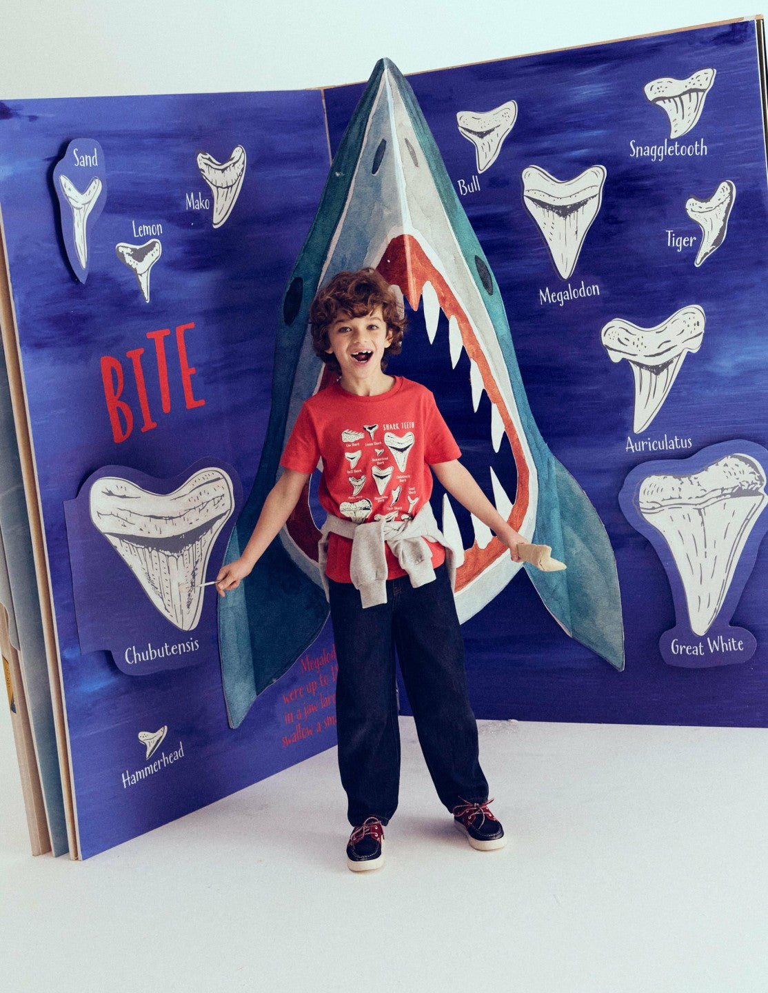 Glow-In-The-Dark T-shirt-Hot Coral Sharks Teeth / Boden