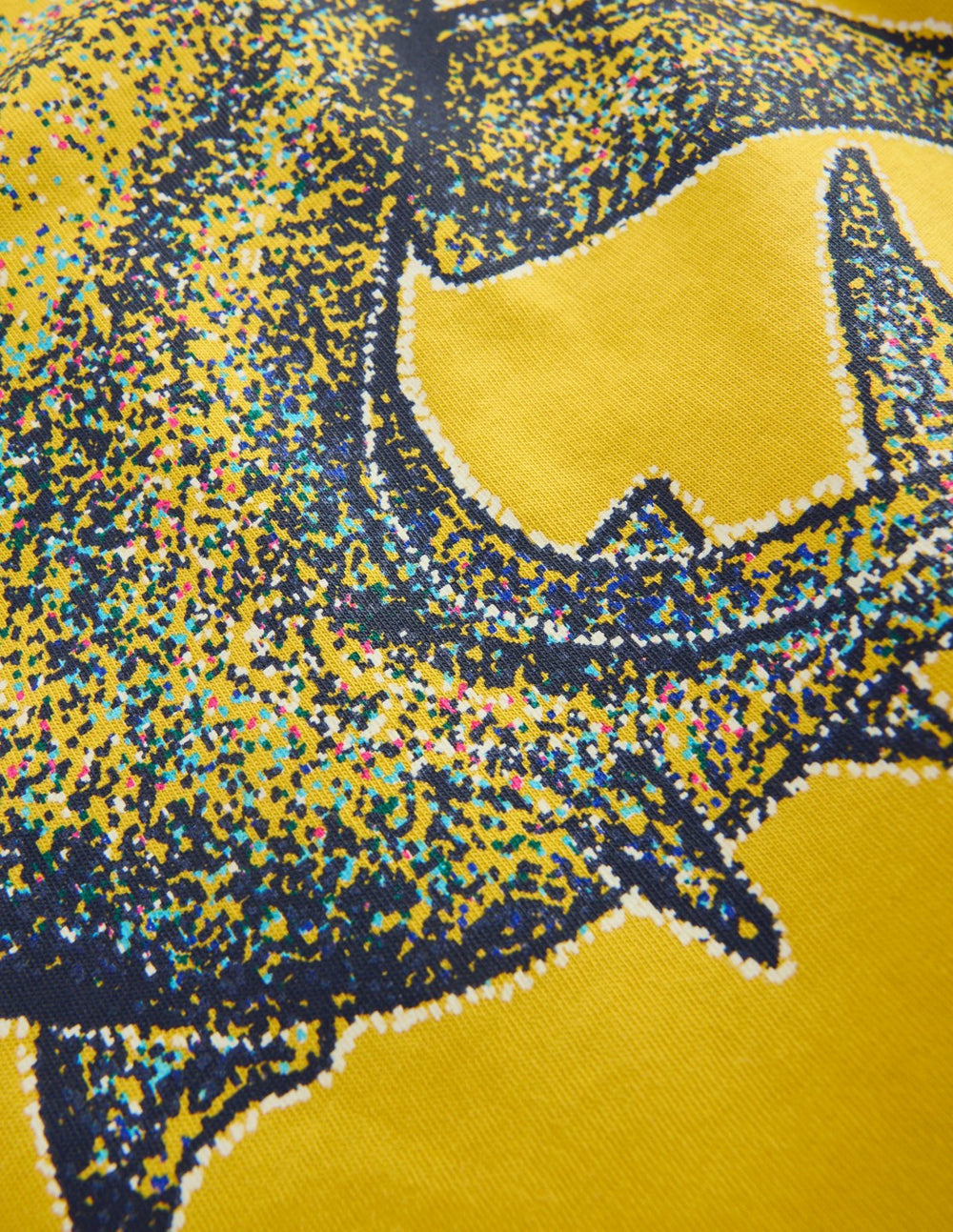 Glow-In-The-Dark T-shirt-Yellow Shark / Boden Outlet