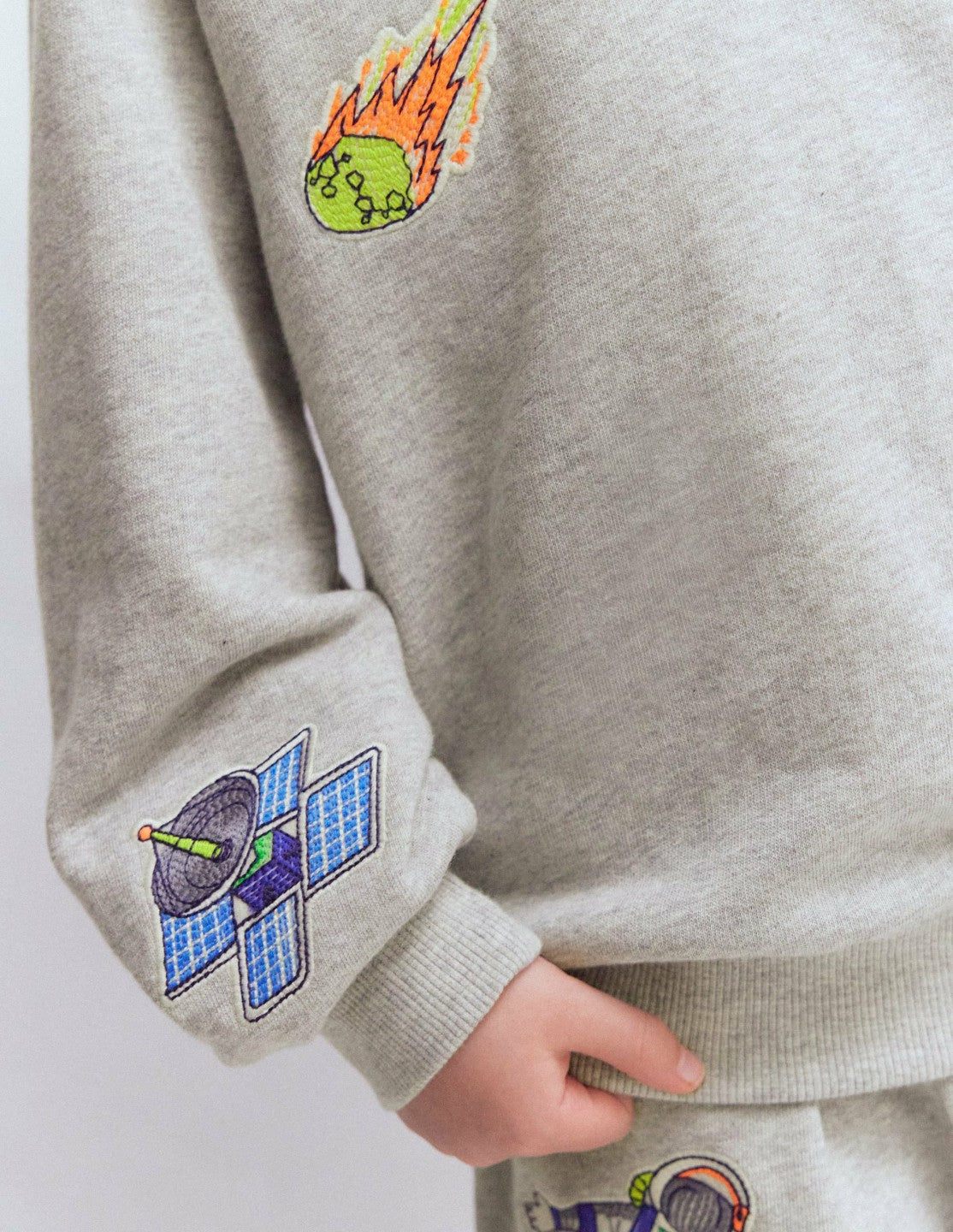 Badge Sweatshirt-Grey Marl Space / Boden Sale