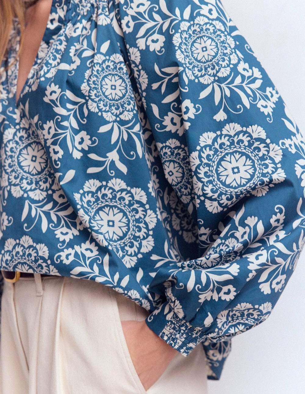 Serena Pleat Neck Top-Blue, Decorative Blossom / Boden