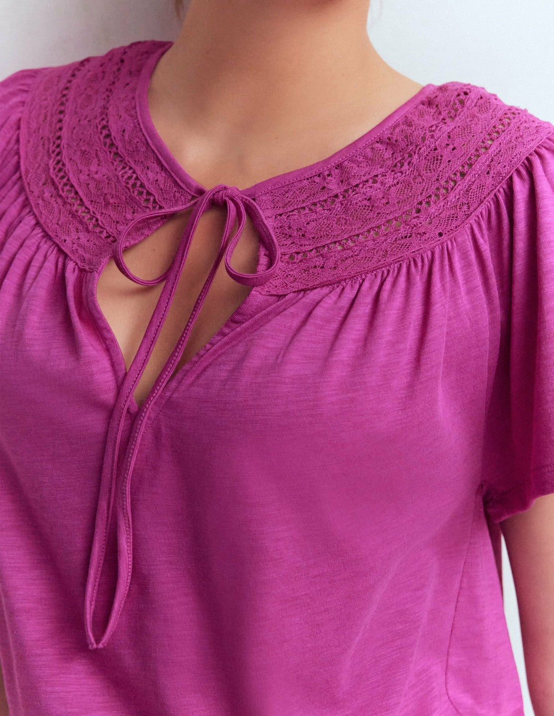 Edi Trim Detail T-shirt-Passion Flower / Boden us