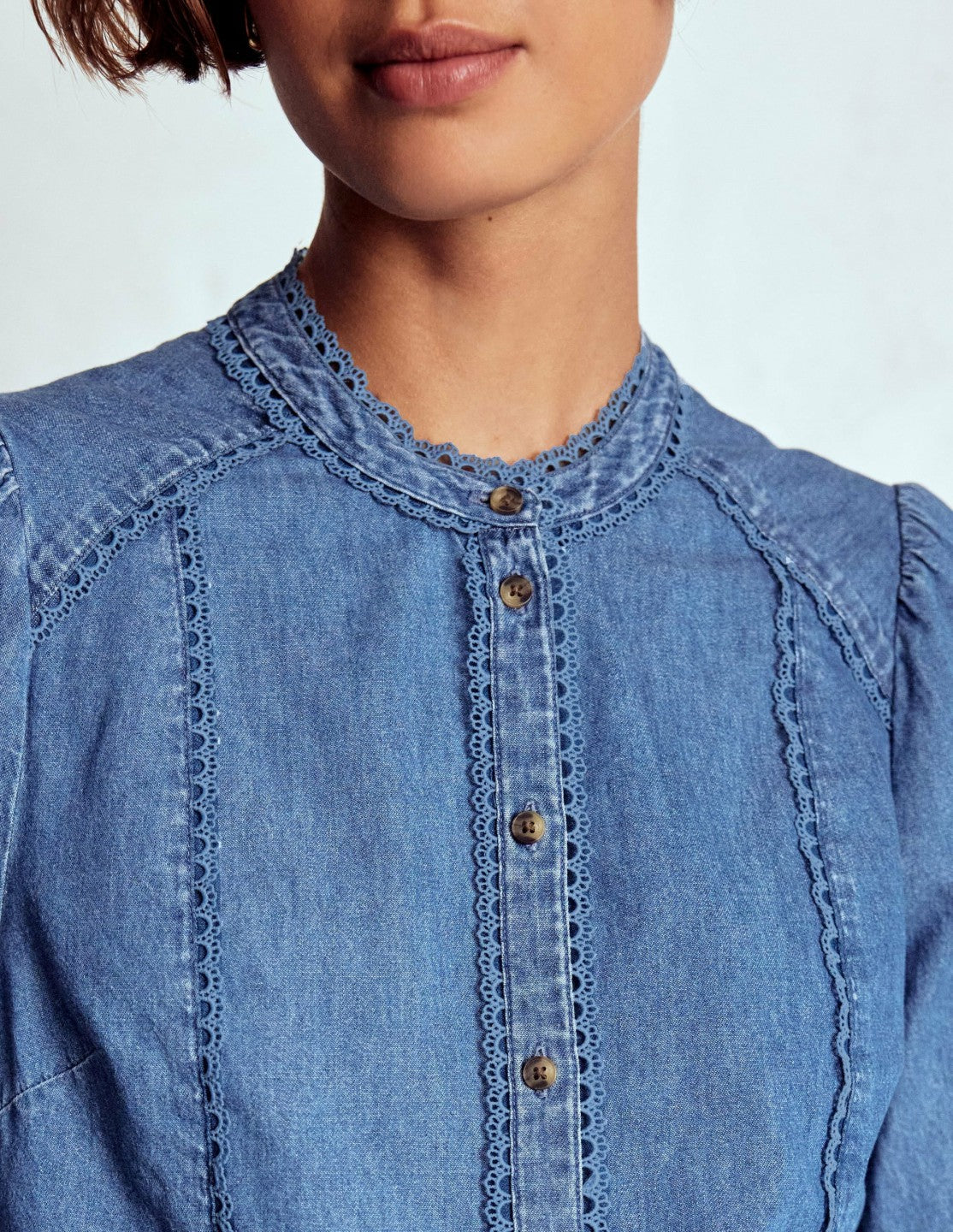 Rhea Trim Insert Denim Top-Light Vintage / Boden