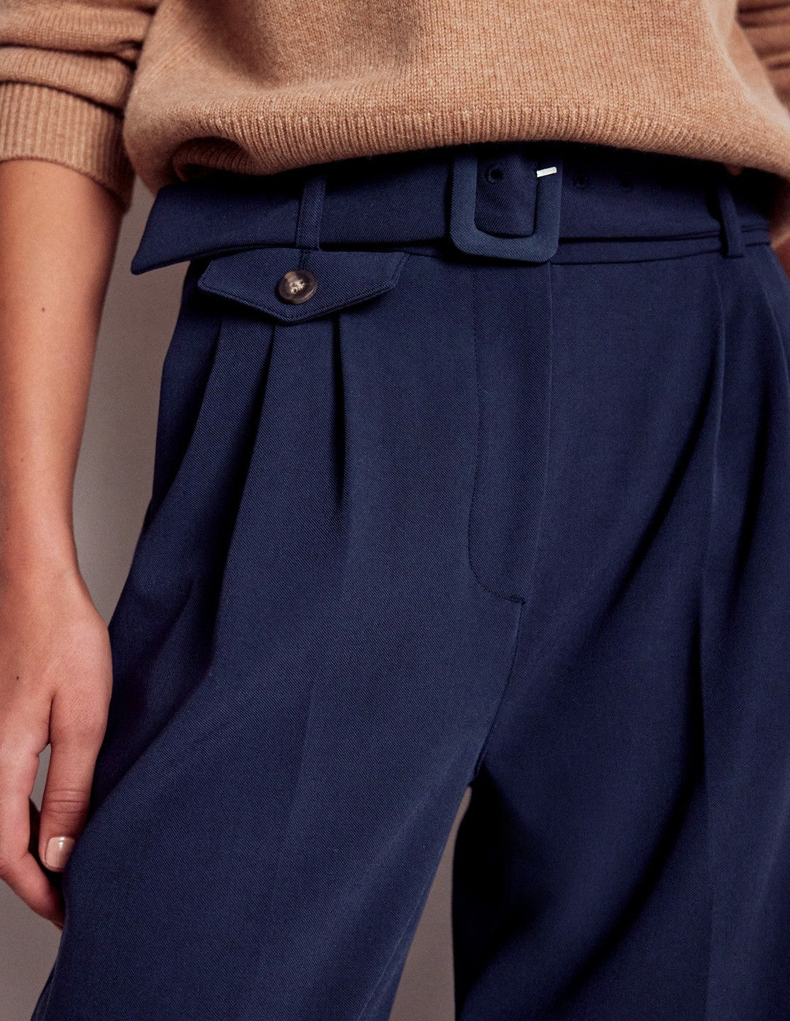 Pleat Front Pants-Navy / Boden Online