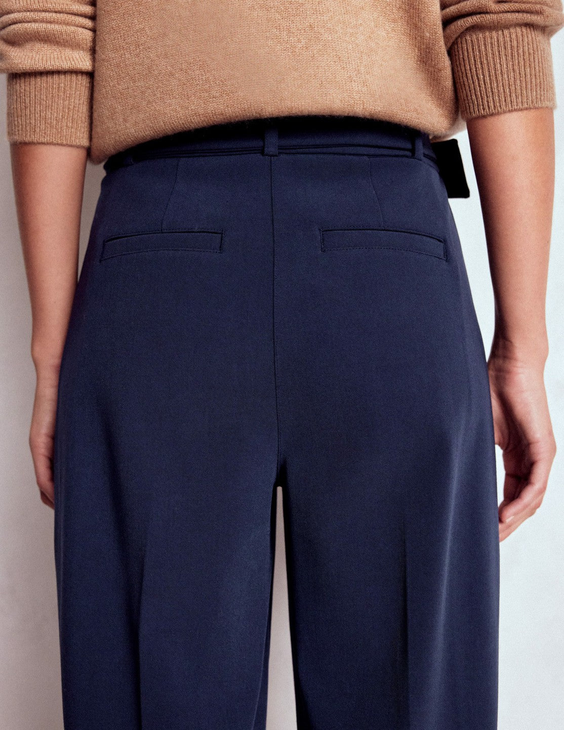 Pleat Front Pants-Navy / Boden Online