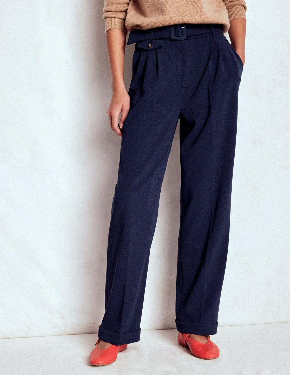Pleat Front Pants-Navy / Boden Online