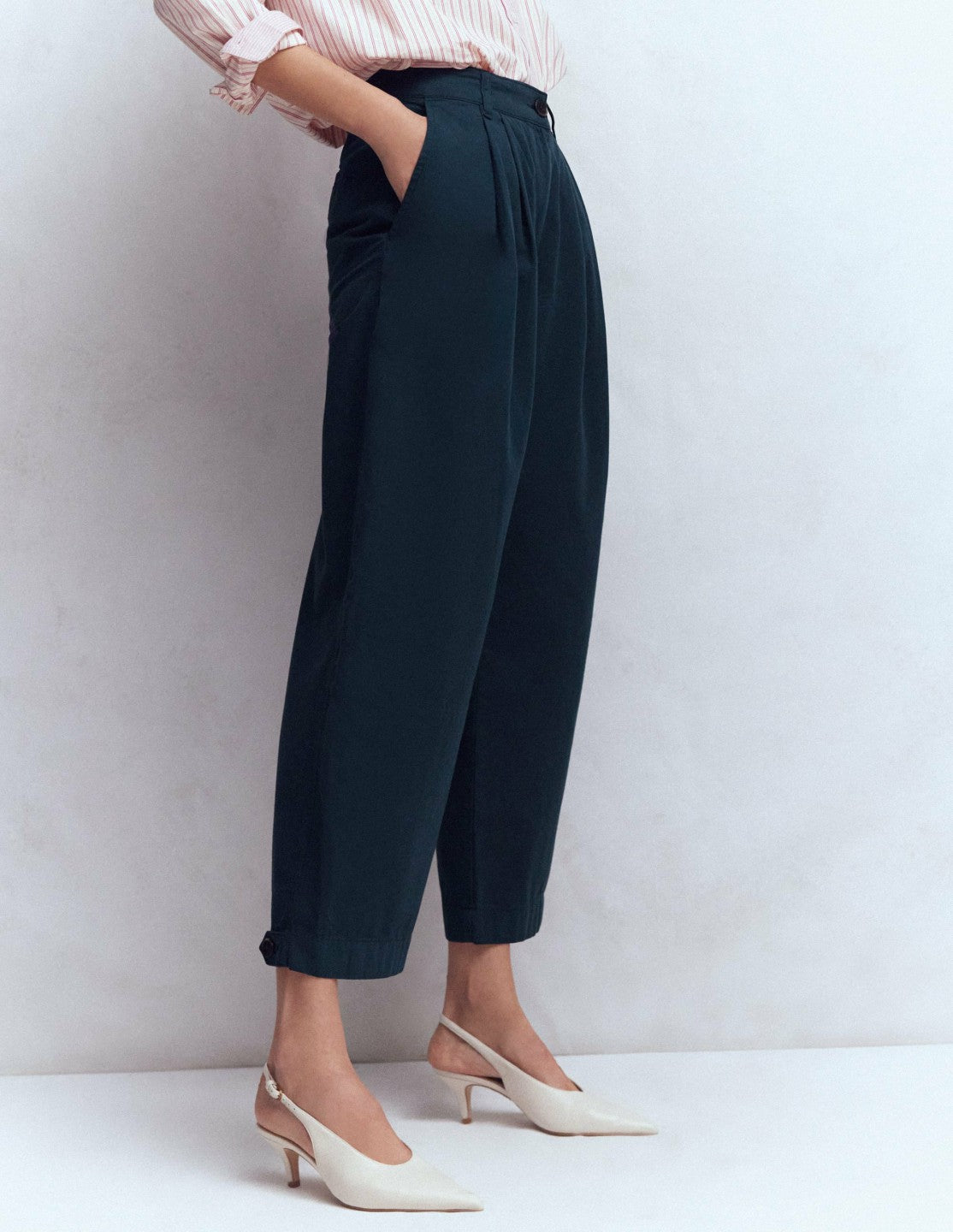 Pleat Barrel Leg Pants-Navy / Boden