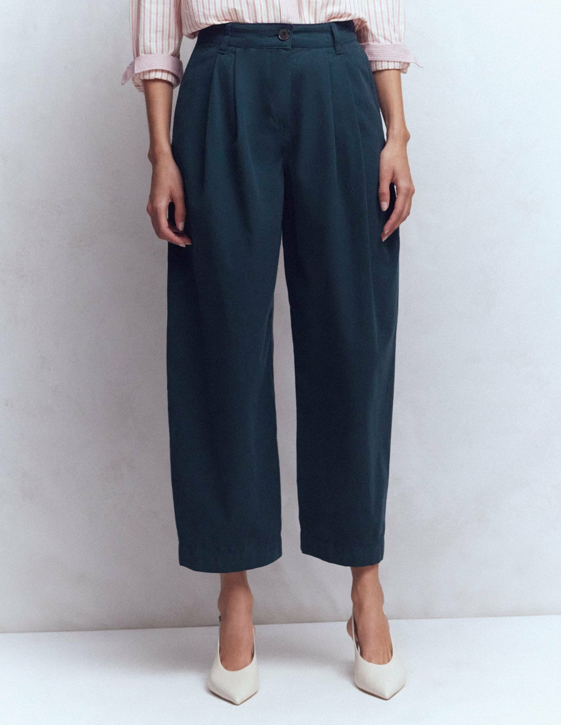 Pleat Barrel Leg Pants-Navy / Boden