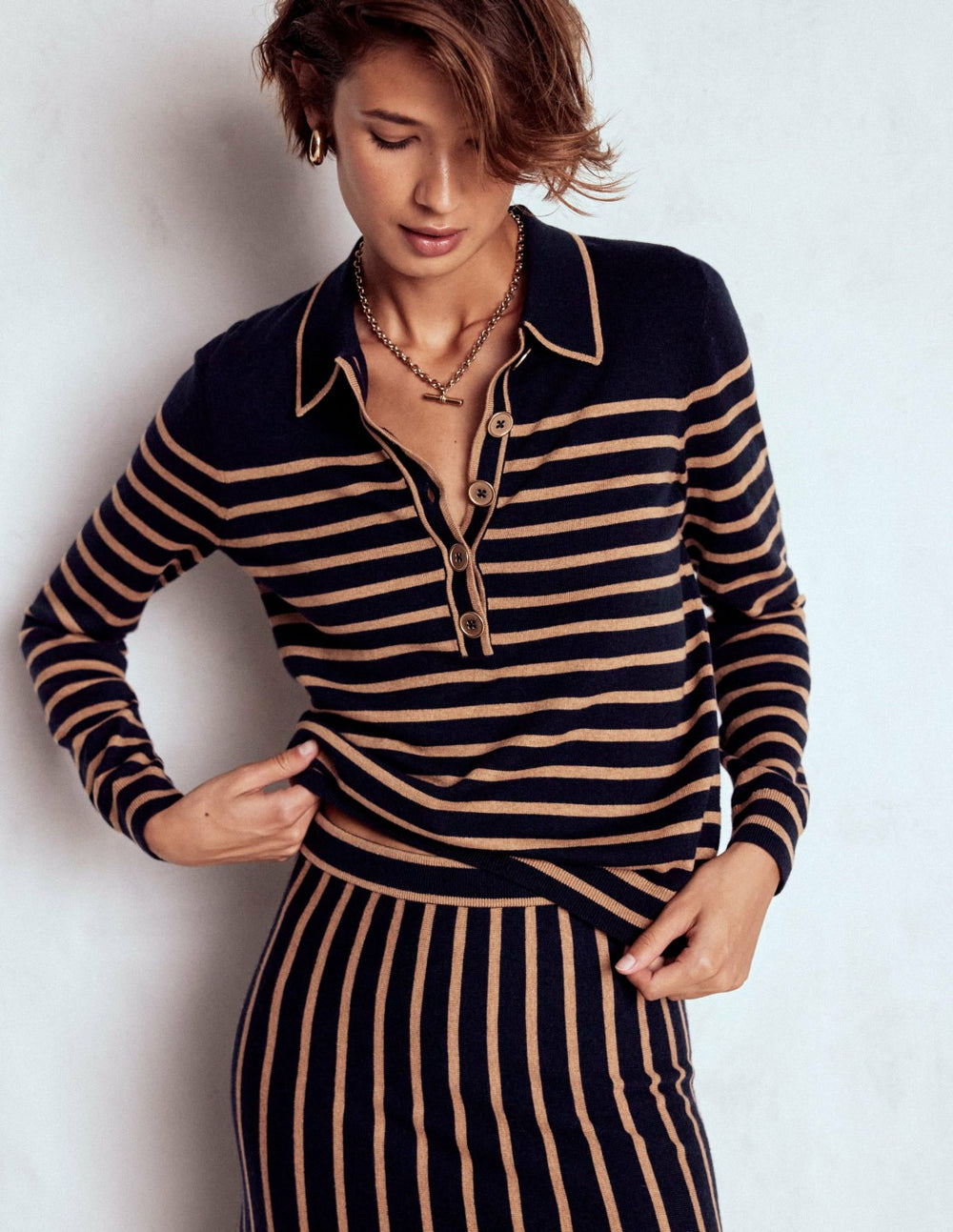 Liz Henley Jumper-Navy / Camel / Boden Online