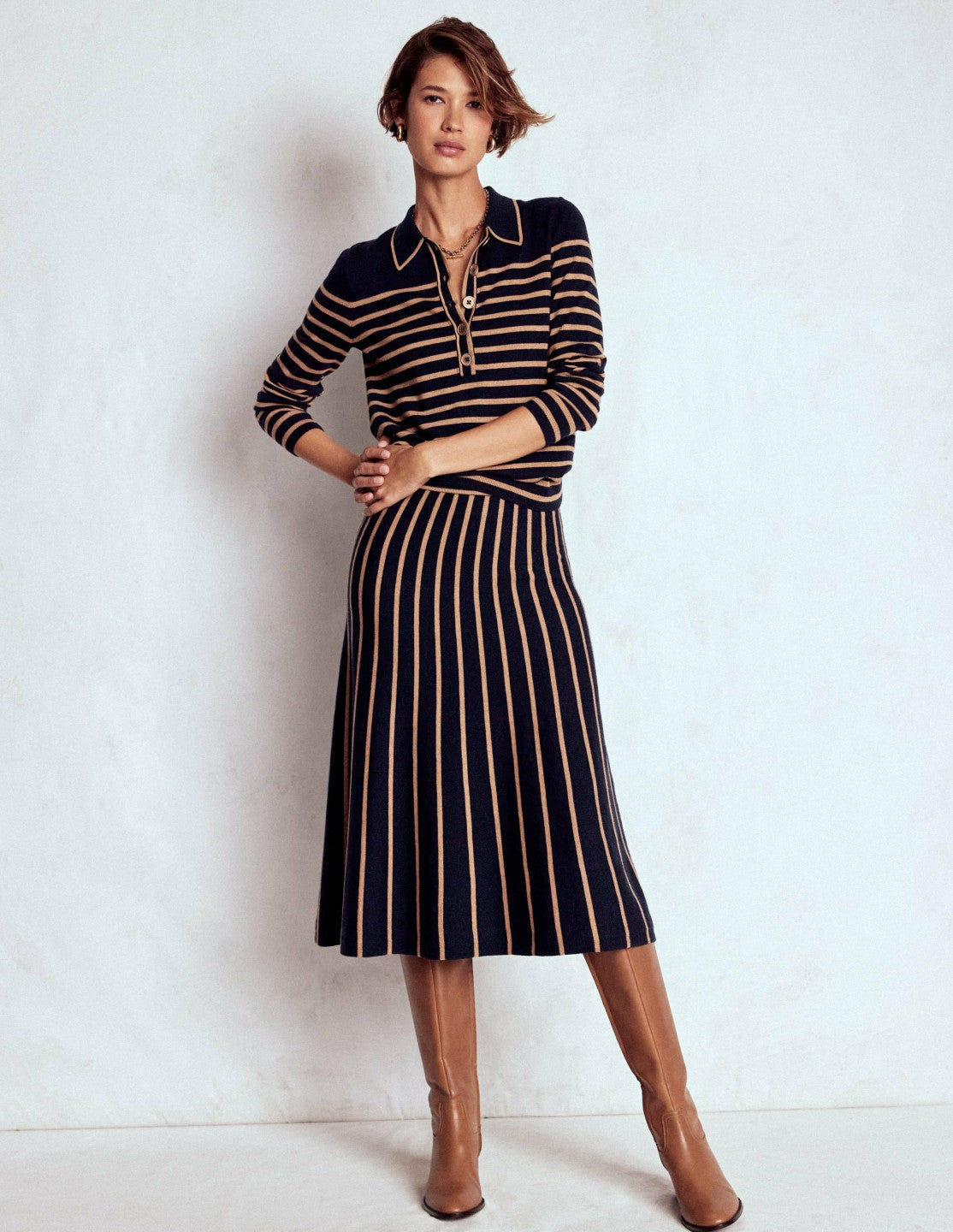 Liz Henley Jumper-Navy / Camel / Boden Online