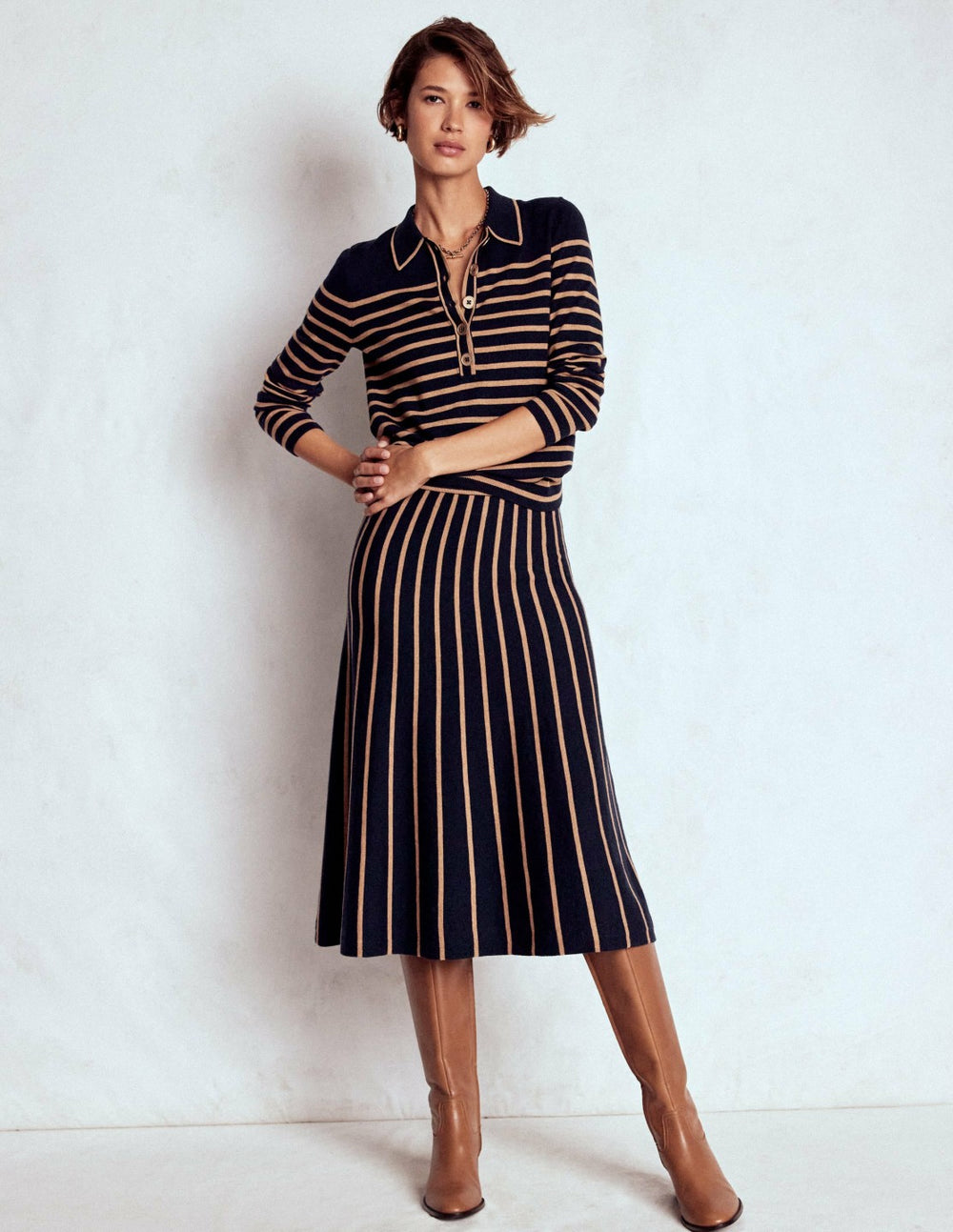 Liz Henley Jumper-Navy / Camel / Boden Online