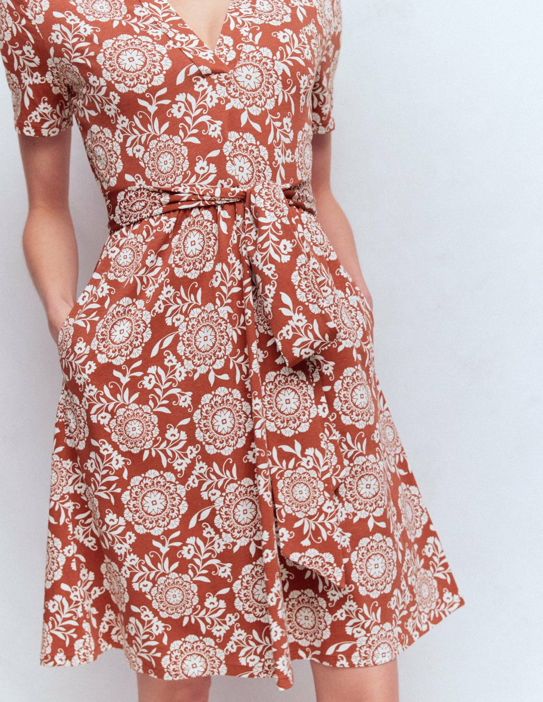 Daisy Flippy Jersey Dress-Brown, Decorative Blossom / Boden Online