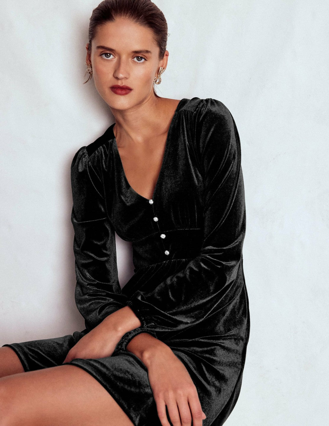 Jocelyn Short Velvet Dress-Black / Boden Online