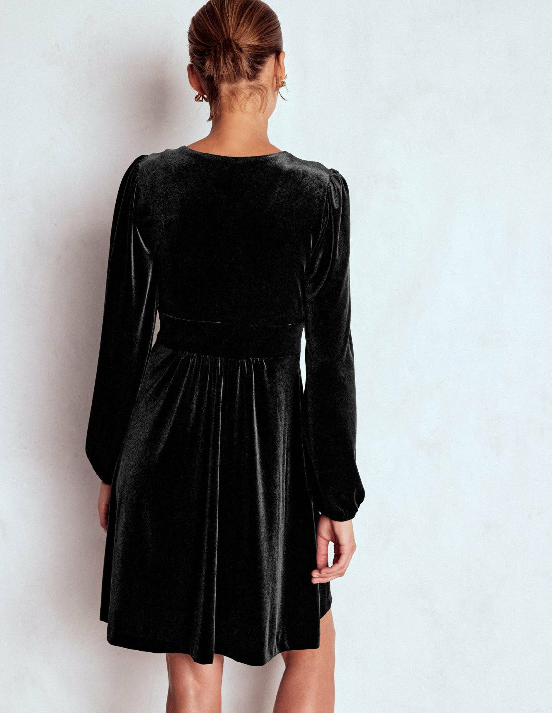 Jocelyn Short Velvet Dress-Black / Boden Online