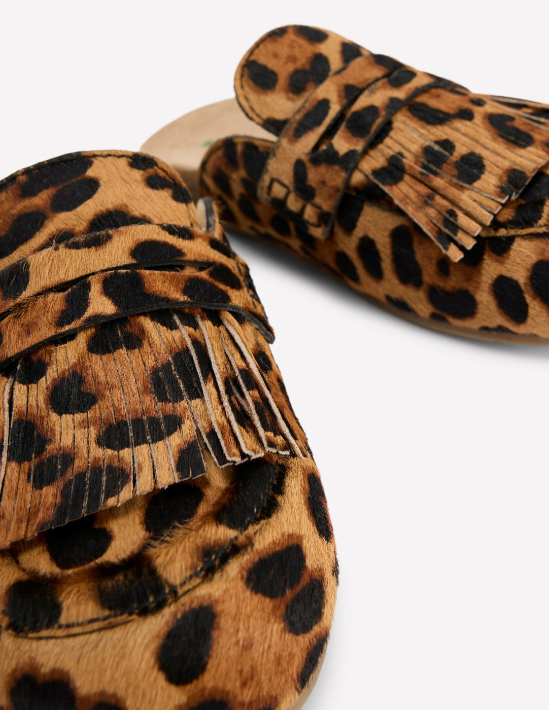 Etta Ghillie Mule Clogs-Classic Leopard / Boden us