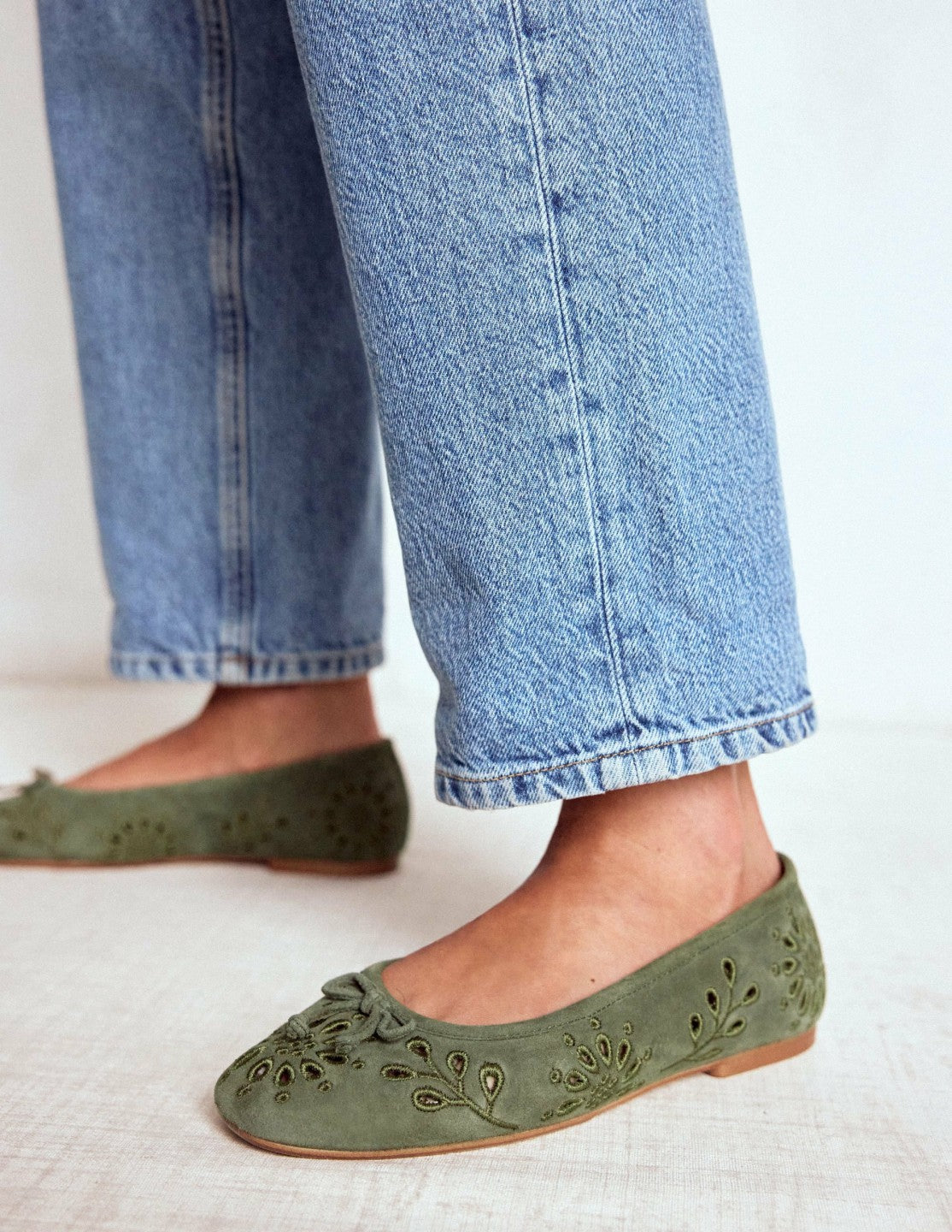 Cut Out Ballet Flats-Deep Olive / Boden Online