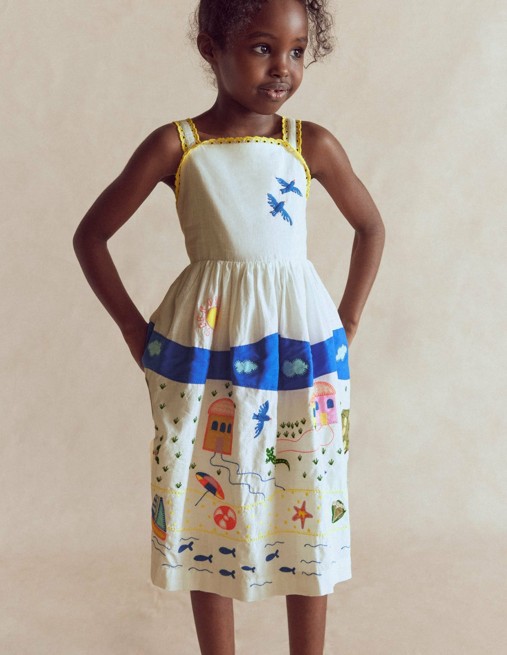 Logo Sundress-Soft Ivory Outdoor Scene / Boden us