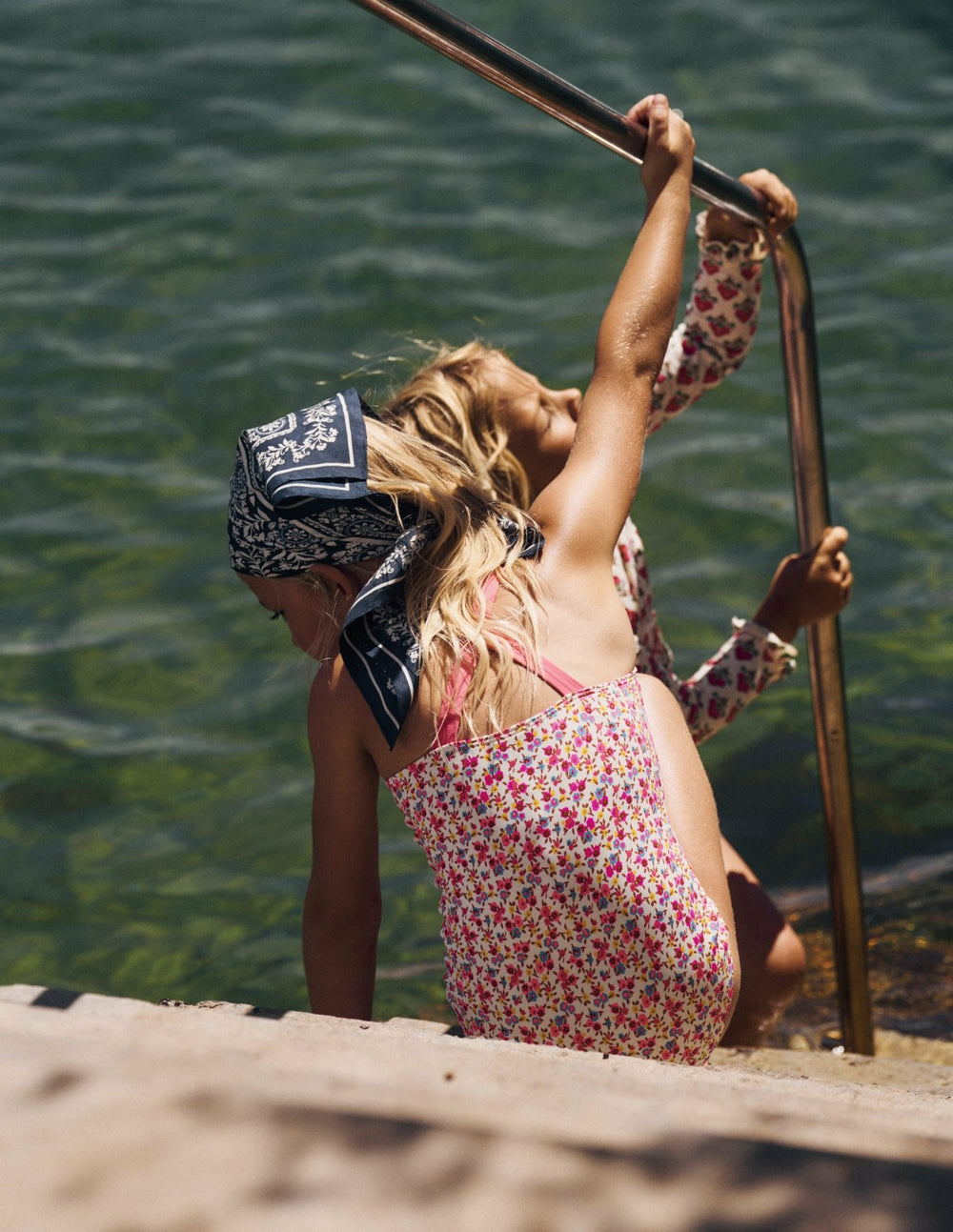 Cross-Back Printed Swimsuit-Papyrus Ditsy Floral / Boden Online